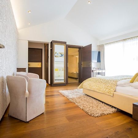 Iris Porsche Hotel & Restaurant Мондзее Екстериор снимка