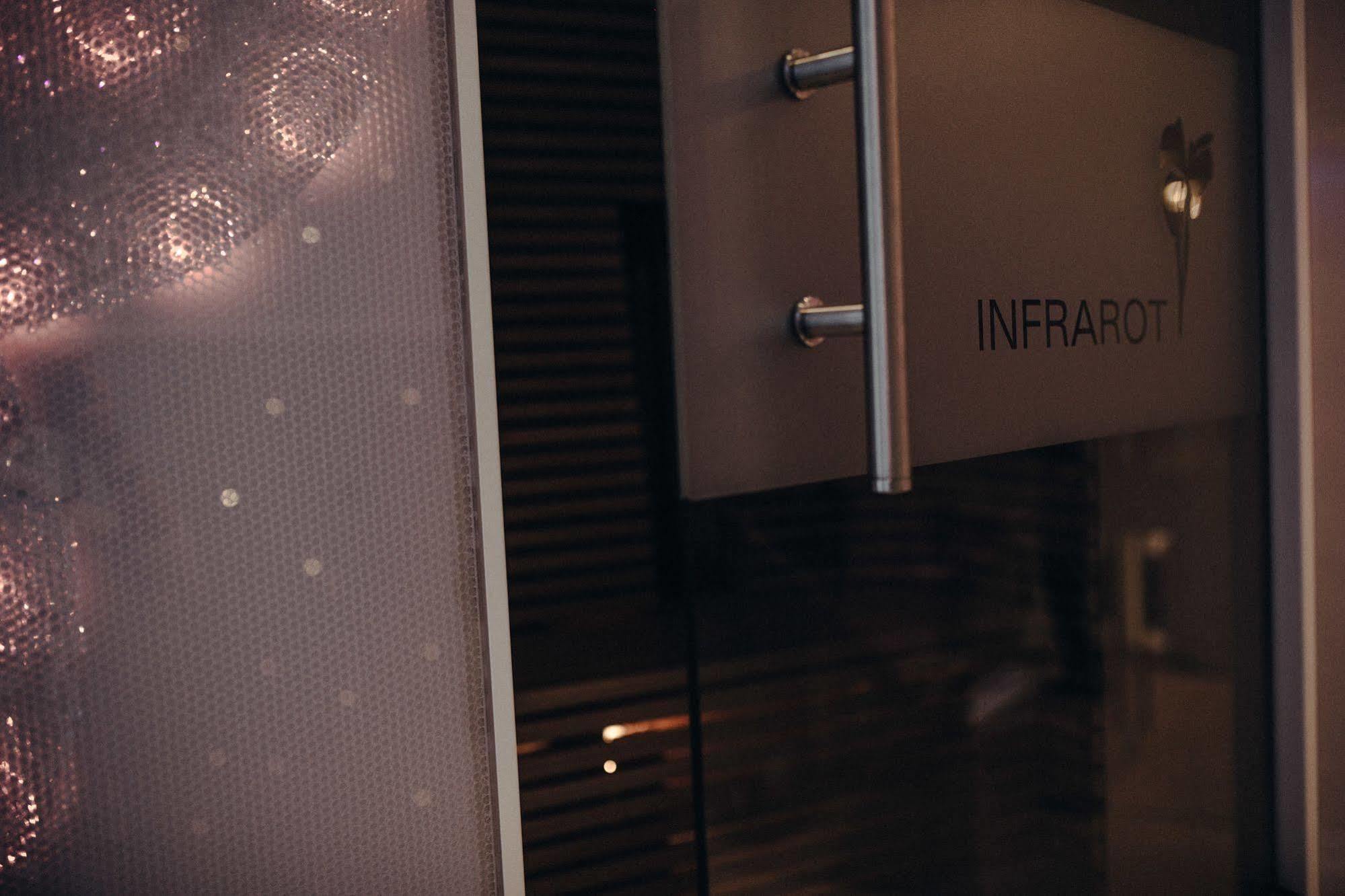 Iris Porsche Hotel & Restaurant Мондзее Екстериор снимка