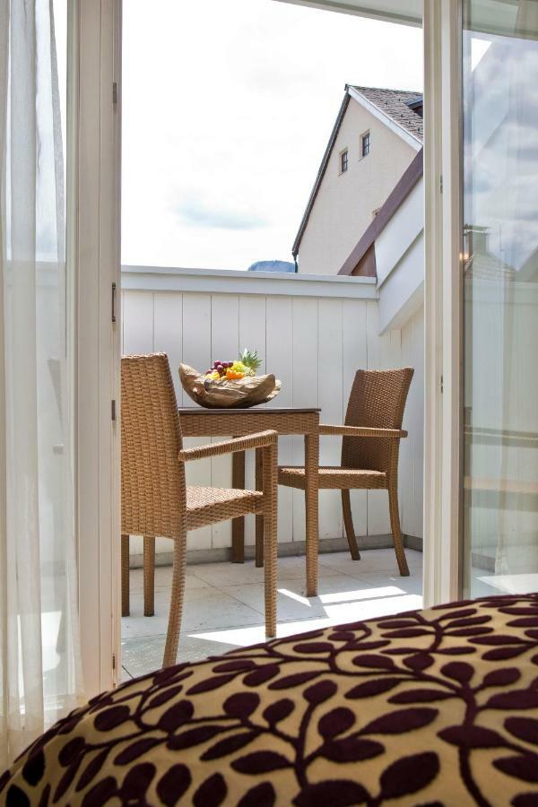 Iris Porsche Hotel & Restaurant Мондзее Екстериор снимка